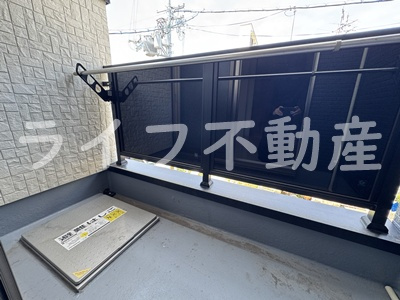 ルミエール長瀬のバルコニー|暖かな日差しのふりそそぐバルコニー