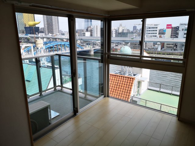 リバーレ浅草駒形のバルコニー