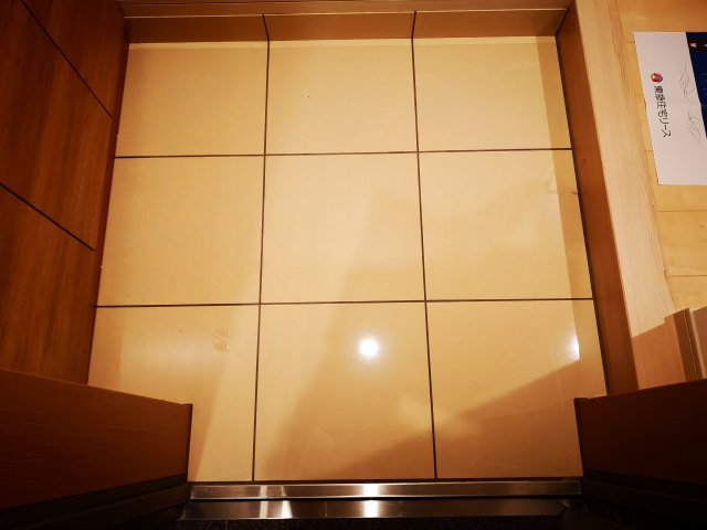 リバーレ浅草駒形の玄関
