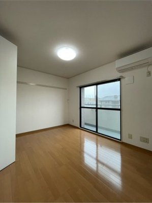 【洋室】 | アローアイランドⅠ | ※別部屋写真です。