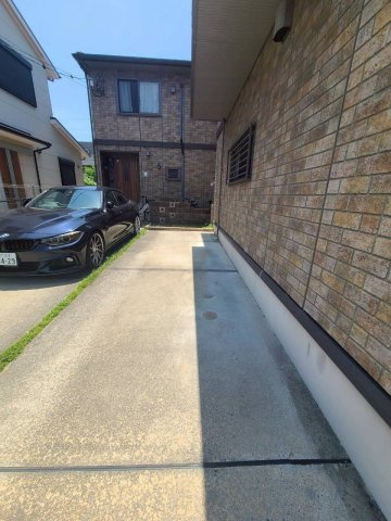 村山戸建借家　A棟の駐車場
