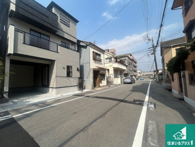 29日(土)30日(日)現地ご見学可能！　西宮市東鳴尾町　新築一戸建ての前面道路含む現地写真|周辺は閑静な住宅街！前面道路広々で車の出し入れも便利です。駐車が苦手な方でも安心して車庫入れできます！