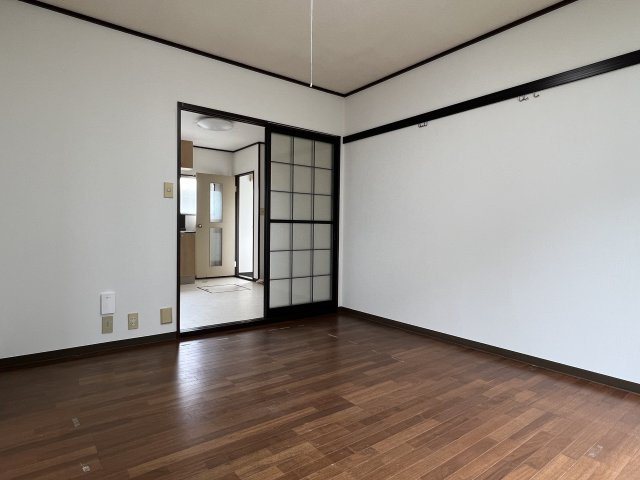 タウニィ八橋Ａの居間・リビング|洋室6帖