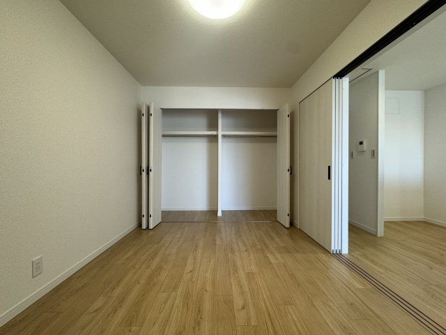 コボリマンション堀田の洋室|コンパクトで使いやすい洋室です