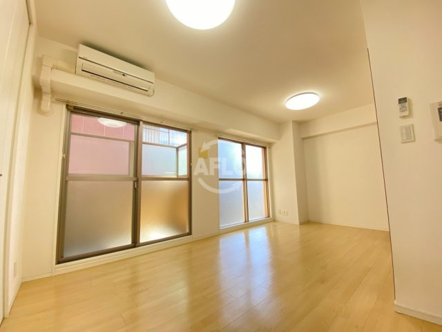 WillDo堺筋本町の洋室|WillDo堺筋本町(ウィルドゥサカイスジホンマチ)　開放的な室内