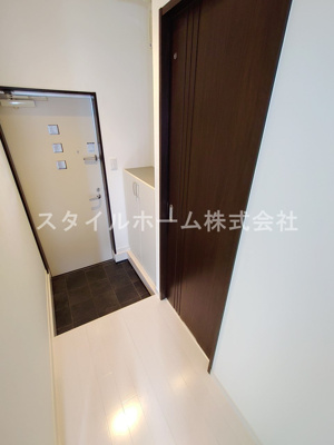 【玄関】 | ＺＥＥＫ | 別部屋写真です。