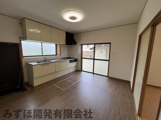 仙台市青葉区川平5丁目7-6のキッチン|８帖DK
クッションフロア交換済