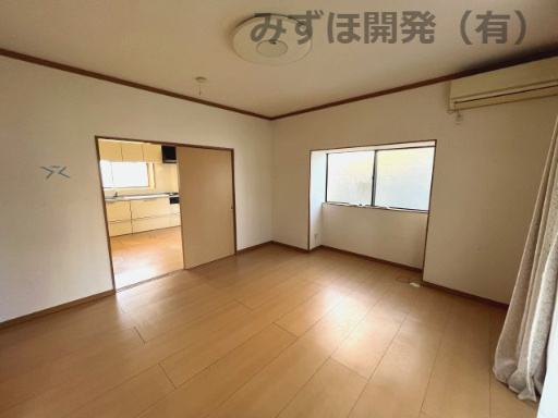仙台市青葉区川平5丁目7-6の洋室|1階リビング横8帖洋室
リフォーム・ハウスクリーニングこれから入る予定です