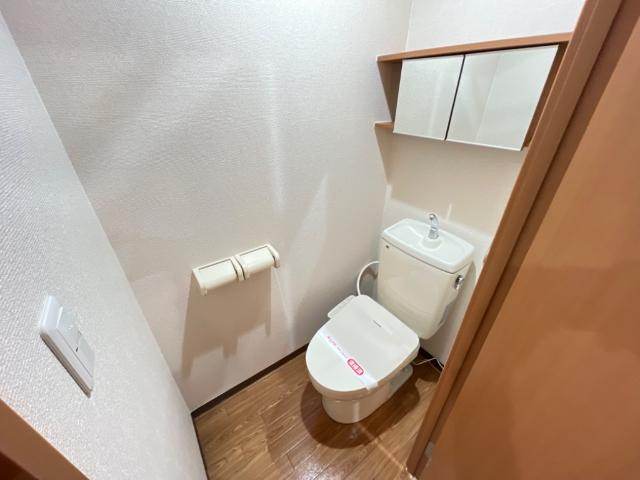 エクセレンスハイム仁田駅前のトイレ|シャワー付トイレ