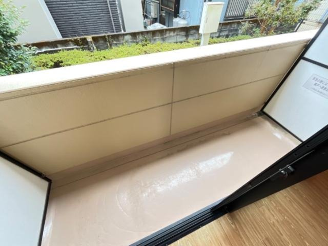 エクセレンスハイム仁田駅前のバルコニー