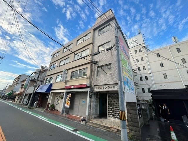 ユタカマンションの外観