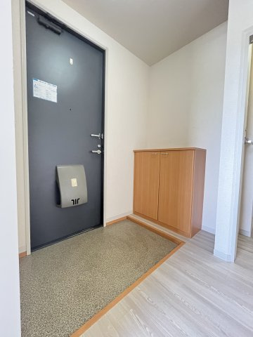 アルトリオ一番館の玄関