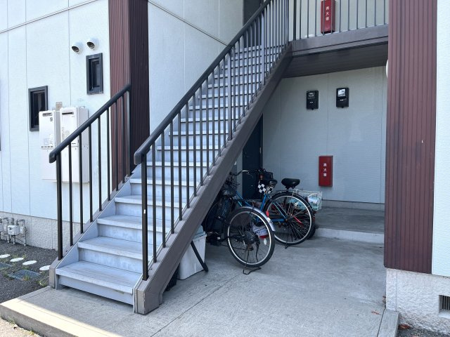 アルトリオ一番館のエントランス
