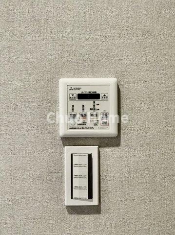 コスモ平井メルベーユの内装|【浴室乾燥機】暖房・冷風・換気・乾燥が可能です。毎日を快適に過ごせるうれしい機能が揃っています。雨の日の洗濯物も安心です。