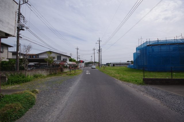 宇都宮市砥上町　土地の前面道路含む現地写真