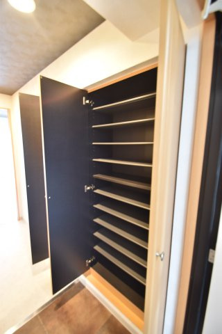 大阪市城東区関目１丁目の賃貸マンションの玄関