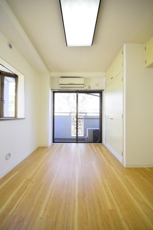 八王子市明神町４丁目の賃貸マンションの居間・リビング