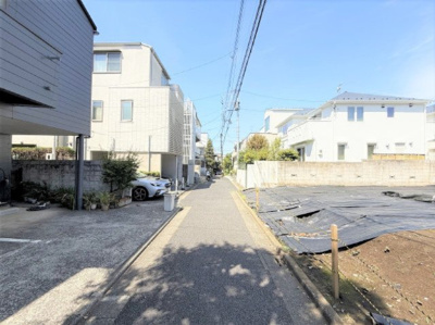 【前面道路含む現地写真】 | 【仲介手数料８３０万円が無料！！】■自由が丘駅８分■高台■南傾斜■南道路■陽当り良好 | 諸費用８３０万円ＯＦＦキャンペーン！！
日本一の家計応援サービスに挑戦中！
■自由が丘駅８分
■南傾斜の高台
■南道路面
■陽当り良好
■環境良好
■無料で間取図作成可能