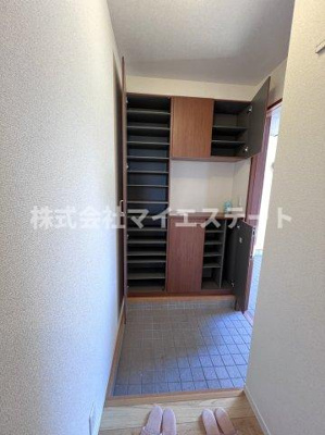 【玄関】 | ファミリアコーポレーションⅢ | 別部屋写真