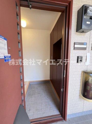 【玄関】 | ファミリアコーポレーションⅢ | 別部屋写真