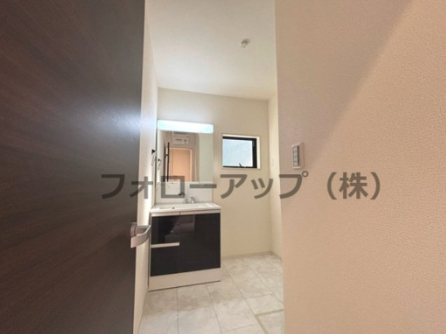 リーブルガーデン松原市天美我堂2丁目の独立洗面台|朝の支度にも助かる、独立の洗髪洗面化粧台