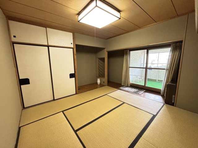 プラザ伊豆山の和室|きれいな和室です。そのままお使いいただけます。