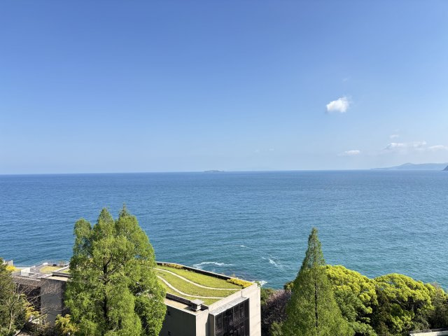 プラザ伊豆山の展望|まさにオーシャンビュー！初島・大島を一望します。
