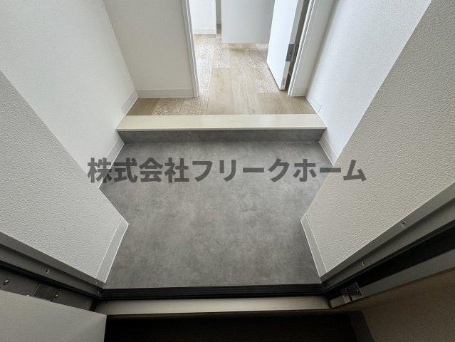 三鷹市下連雀４丁目の賃貸マンションの玄関