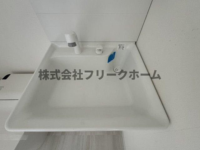 三鷹市下連雀４丁目の賃貸マンションの洗面所