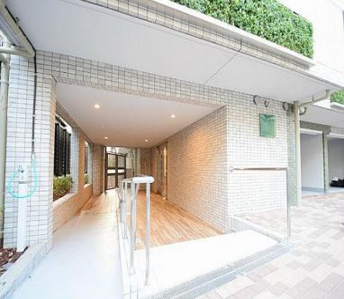 ヴォーガコルテ武蔵小山のエントランス