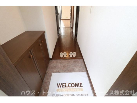 グランディス新八柱の玄関