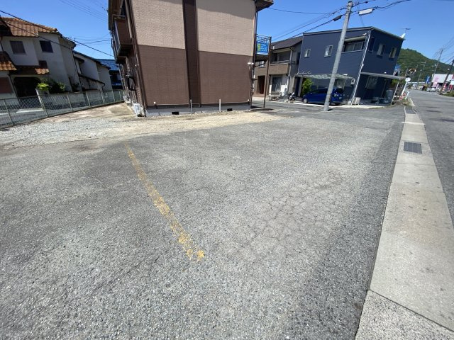 シティ御立の駐車場