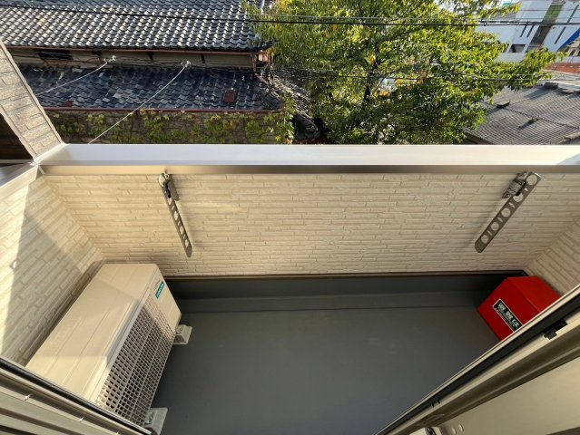 ジーメゾン寝屋川秦町ルシェールのバルコニー