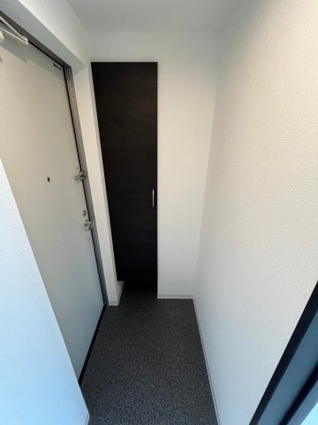 ジーメゾン寝屋川秦町ルシェールの玄関
