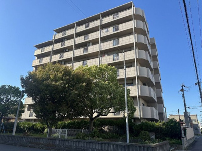 【外観】 | シャルマンフジ春木 | シャワー付き洗面台ですので、寝ぐせ直しもラクラクですね♪