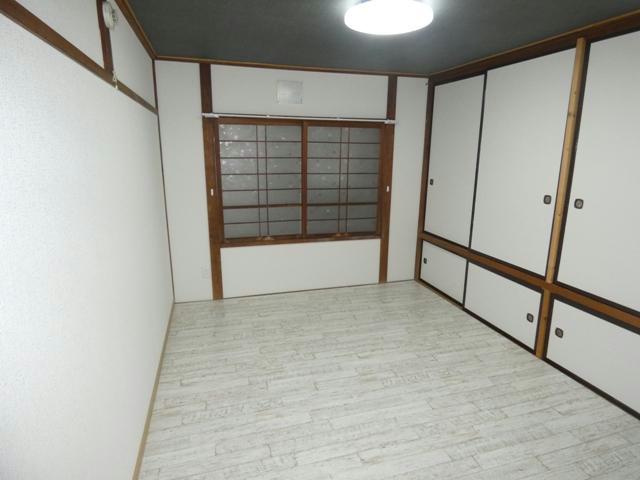とき和マンションの洋室