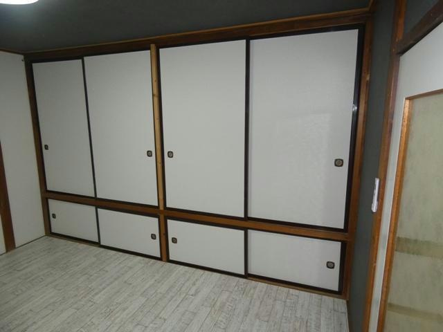 とき和マンションの洋室