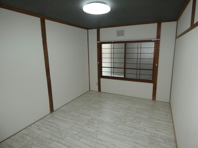 とき和マンションの洋室
