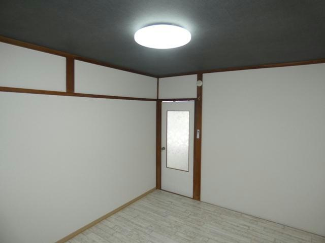 とき和マンションの洋室