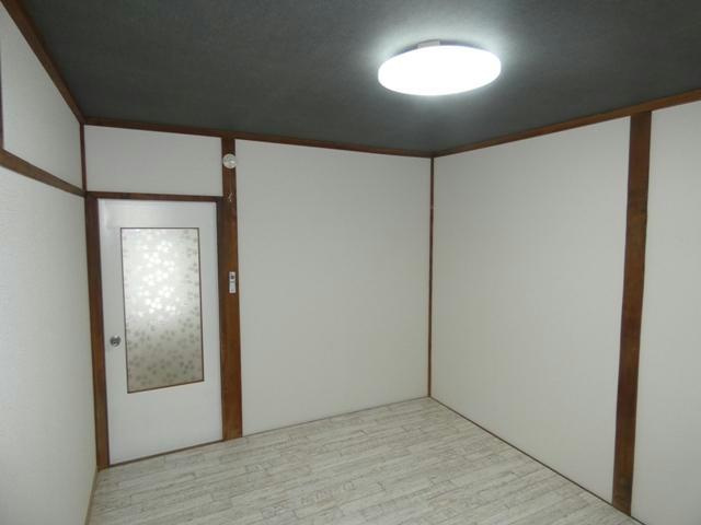 とき和マンションの洋室
