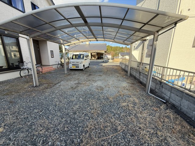 久米郡美咲町打穴　中古住宅4LDKの駐車場