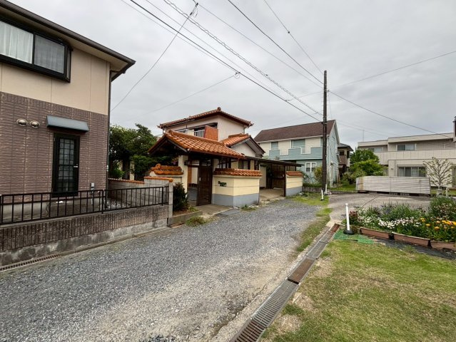 茂原市下永吉　中古戸建の前面道路含む現地写真