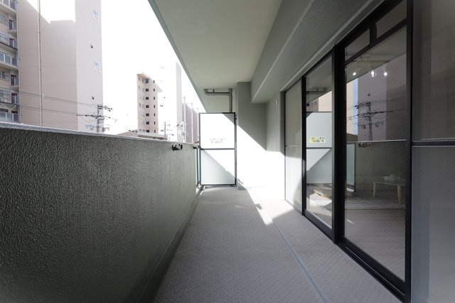 【バルコニー】 | メロディーハイム八戸ノ里 | 十分な広さを確保した南向きのバルコニーです☆