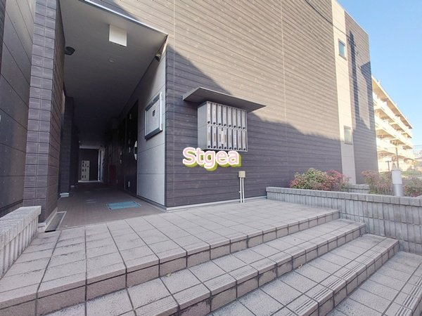 グラン・プライム大宮のエントランス