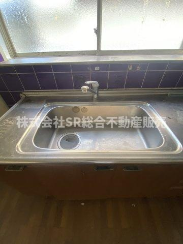 客坊町中古戸建のキッチン|シンク・調理スペース広めです！