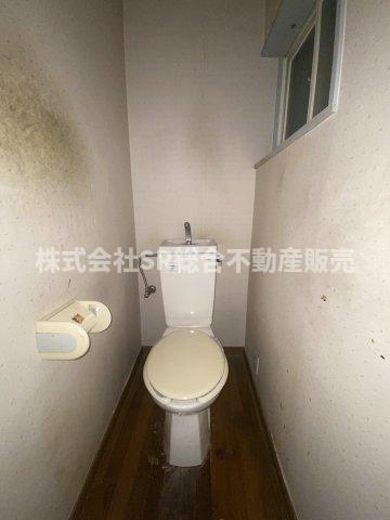 客坊町中古戸建のトイレ|温水洗浄便座付きトイレに交換のご希望があればご相談ください！弊社はリフォームも承っております！
