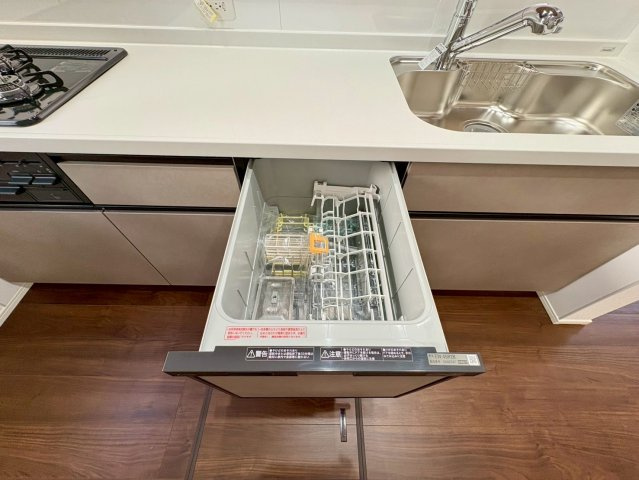 【食洗機付き】高知市城北町1棟　新築一戸建てのキッチン|食洗機付きで後片付けもラクラク。家族との時間をゆっくり楽しめます
