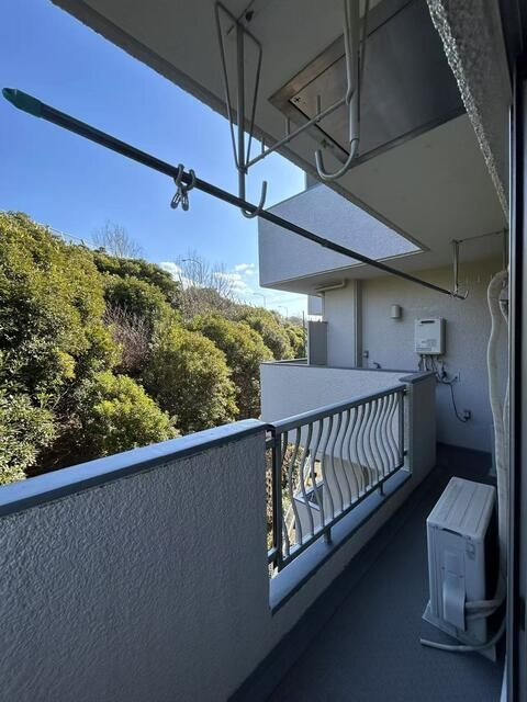 横浜市青葉区荏田西１丁目の賃貸マンションのバルコニー