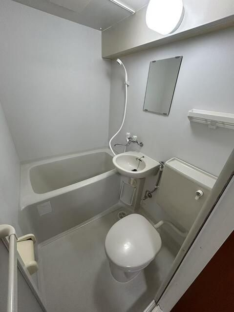 横浜市青葉区荏田西１丁目の賃貸マンションの浴室