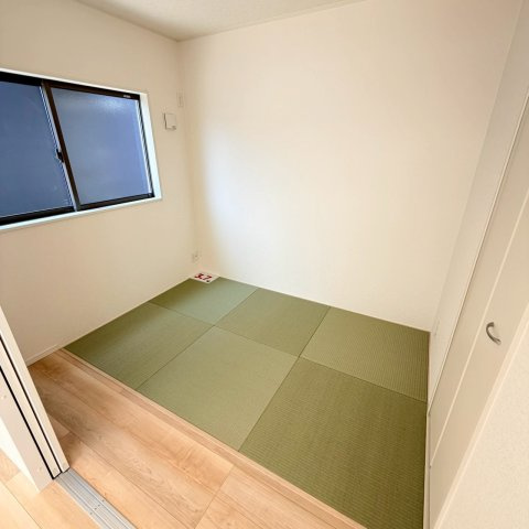 クレイドルガーデン松山市溝辺町 第2の和室